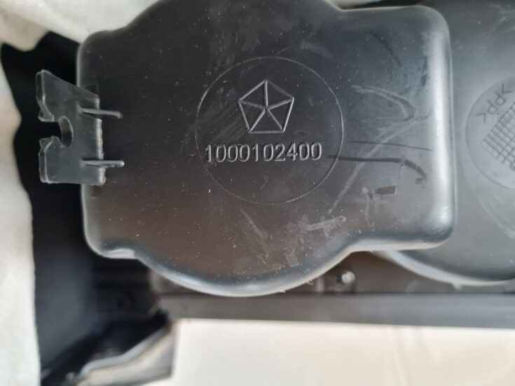 Centrālās konsoles apdares lielākā daļa priekš DODGE JOURNEY 2010