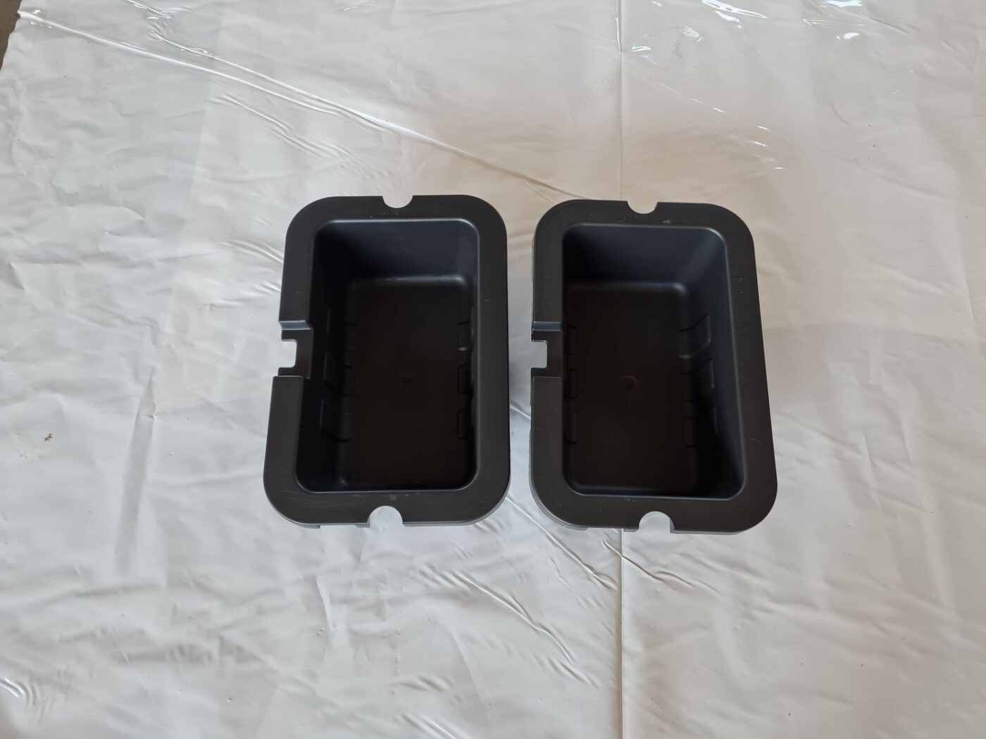 Mantu glabāšanas nodalījums gridā priekš DODGE JOURNEY 2010 1 Mantu glabāšanas nodalījums gridā priekš DODGE JOURNEY 2010