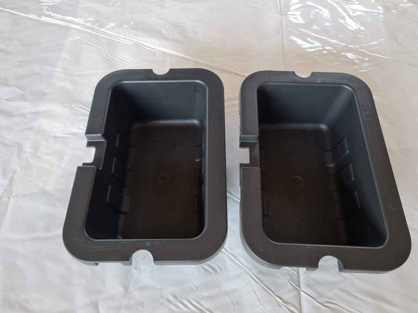 Mantu glabāšanas nodalījums gridā priekš DODGE JOURNEY 2010 2 Mantu glabāšanas nodalījums gridā priekš DODGE JOURNEY 2010