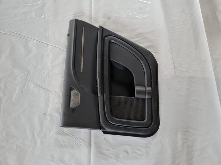 Aizmugurējo labo durvju apdare priekš DODGE JOURNEY 2010