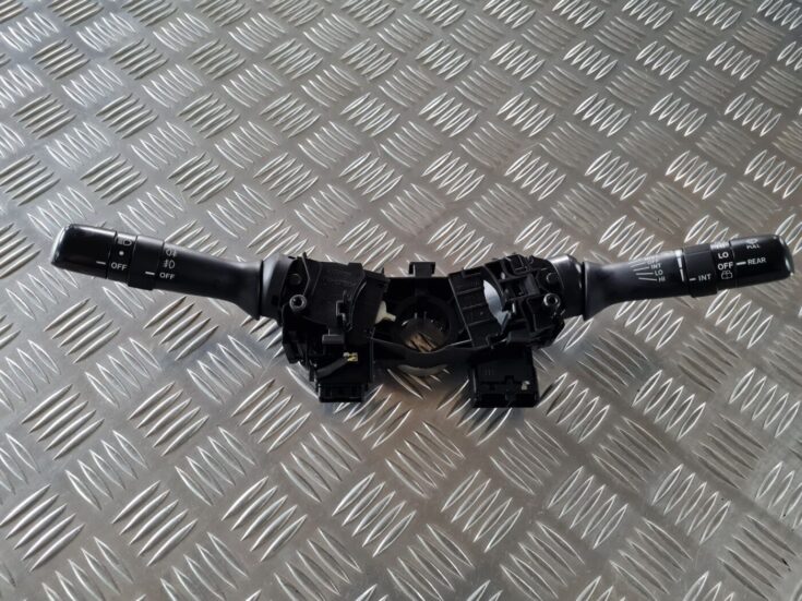 Stūres statnes slēdzis priekš TOYOTA AURIS 2007