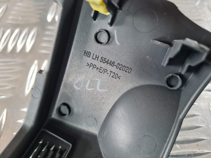 Mērinstrumentu paneļa apdare (zem stūres) priekš TOYOTA AURIS 2007