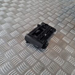 Krūzes turētājs priekš TOYOTA AURIS 2007