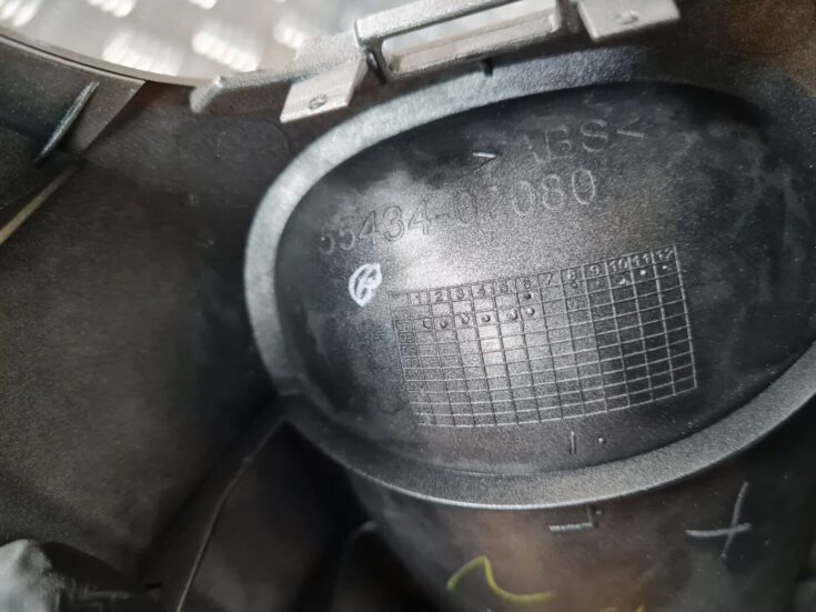Centrālās konsoles apdares lielākā daļa priekš TOYOTA AURIS 2007