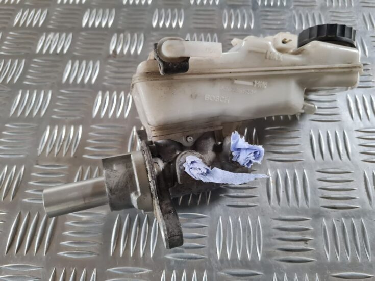 Bremžu pastiprinātāja galvenais cilindrs priekš TOYOTA AURIS 2007