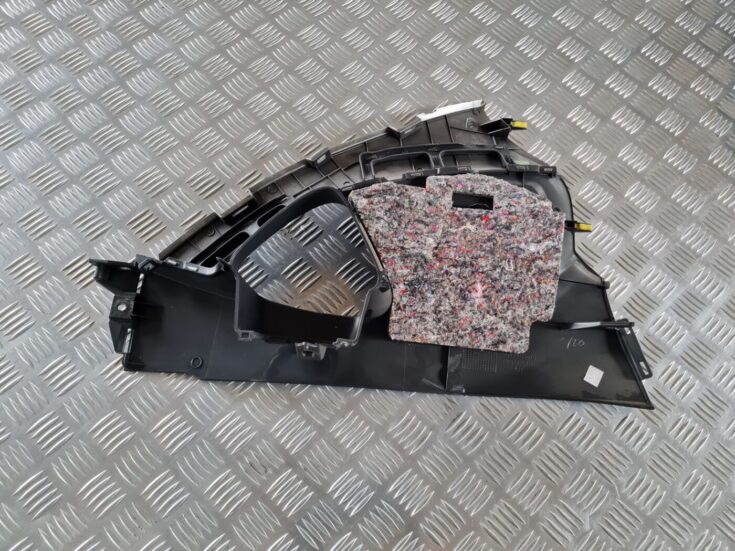 Centrālās konsoles (apdares) sānu panelis priekš TOYOTA AURIS 2007