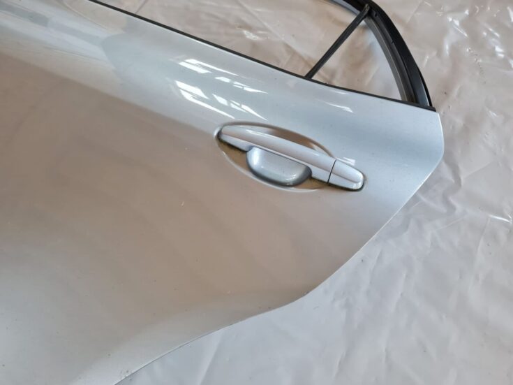 Aizmugurējās kreisās durvis priekš TOYOTA AURIS 2007