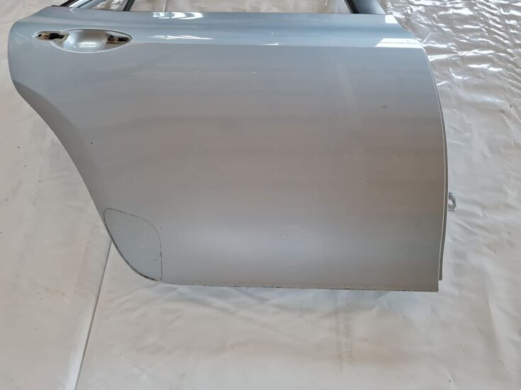 Aizmugurējās labās durvis priekš TOYOTA AURIS 2007