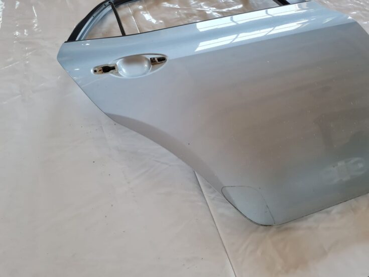 Aizmugurējās labās durvis priekš TOYOTA AURIS 2007