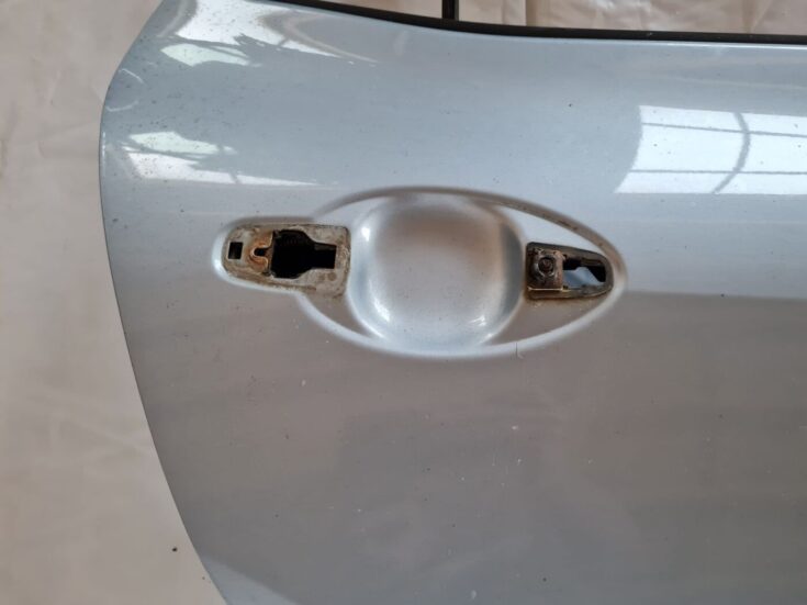 Aizmugurējās labās durvis priekš TOYOTA AURIS 2007