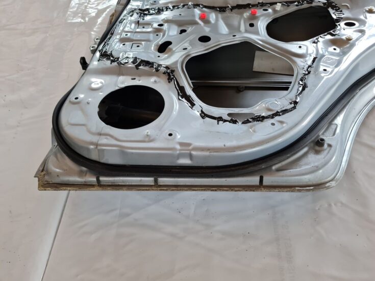 Aizmugurējās labās durvis priekš TOYOTA AURIS 2007