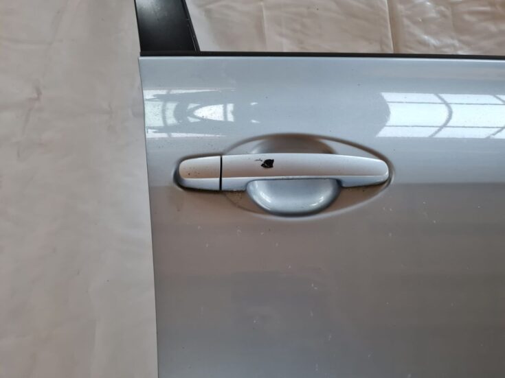 Priekšējās labās durvis priekš TOYOTA AURIS 2007