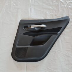 Aizmugurējo labo durvju apdare priekš TOYOTA AURIS 2007