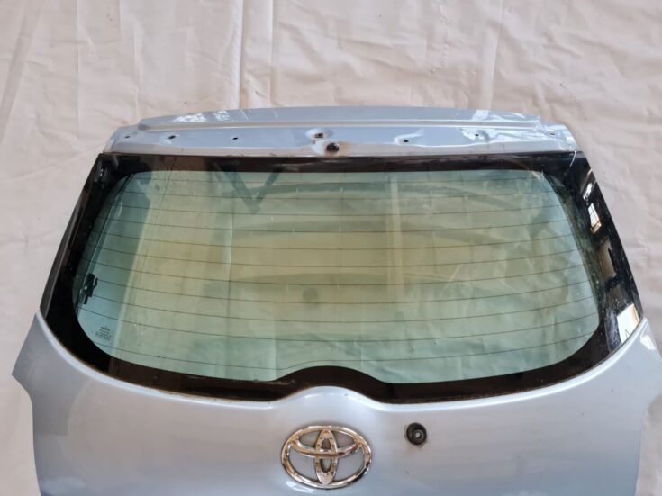 Bagāžnieka vāks priekš TOYOTA AURIS 2007