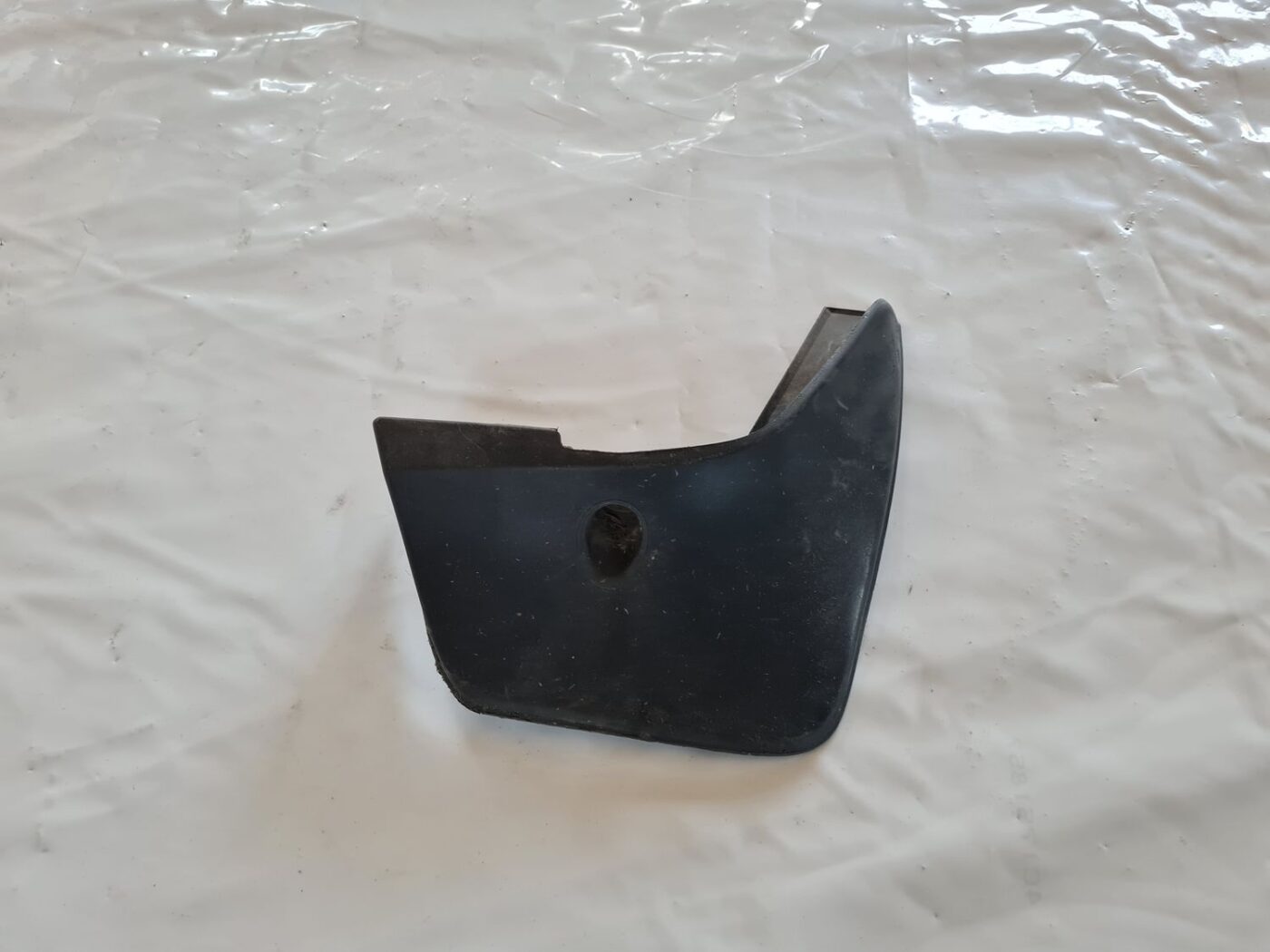 Aizmugurējais labais dubļusargs priekš TOYOTA AURIS 2007 3 Aizmugurējais labais dubļusargs priekš TOYOTA AURIS 2007