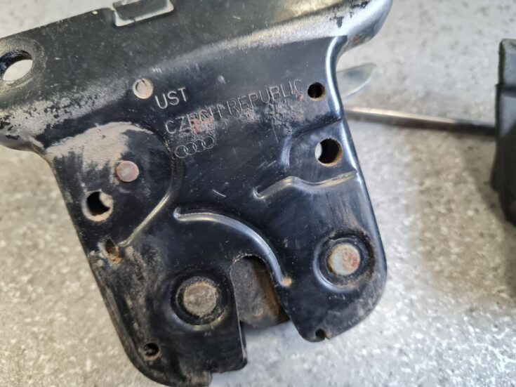Bagāžnieka vāka slēdzene priekš AUDI A4 2003