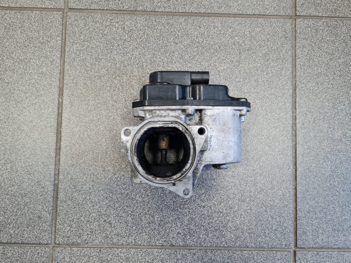 EGR vārsts priekš DODGE JOURNEY 2010 1 EGR vārsts priekš DODGE JOURNEY 2010