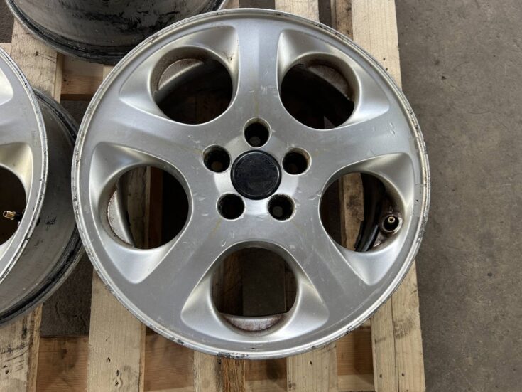 Lietais disks - vieglmetāla priekš VOLVO V70 2003 GREY