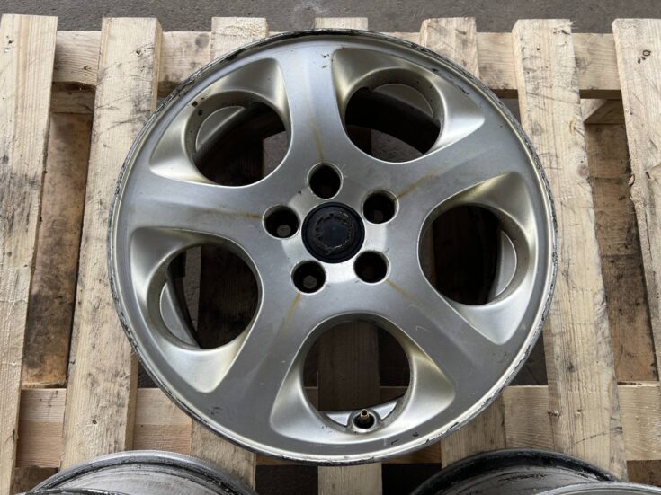 Lietais disks - vieglmetāla priekš VOLVO V70 2003 GREY