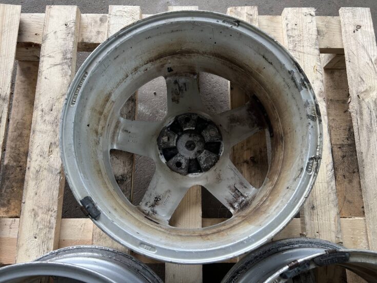 Lietais disks - vieglmetāla priekš PEUGEOT 407 2006