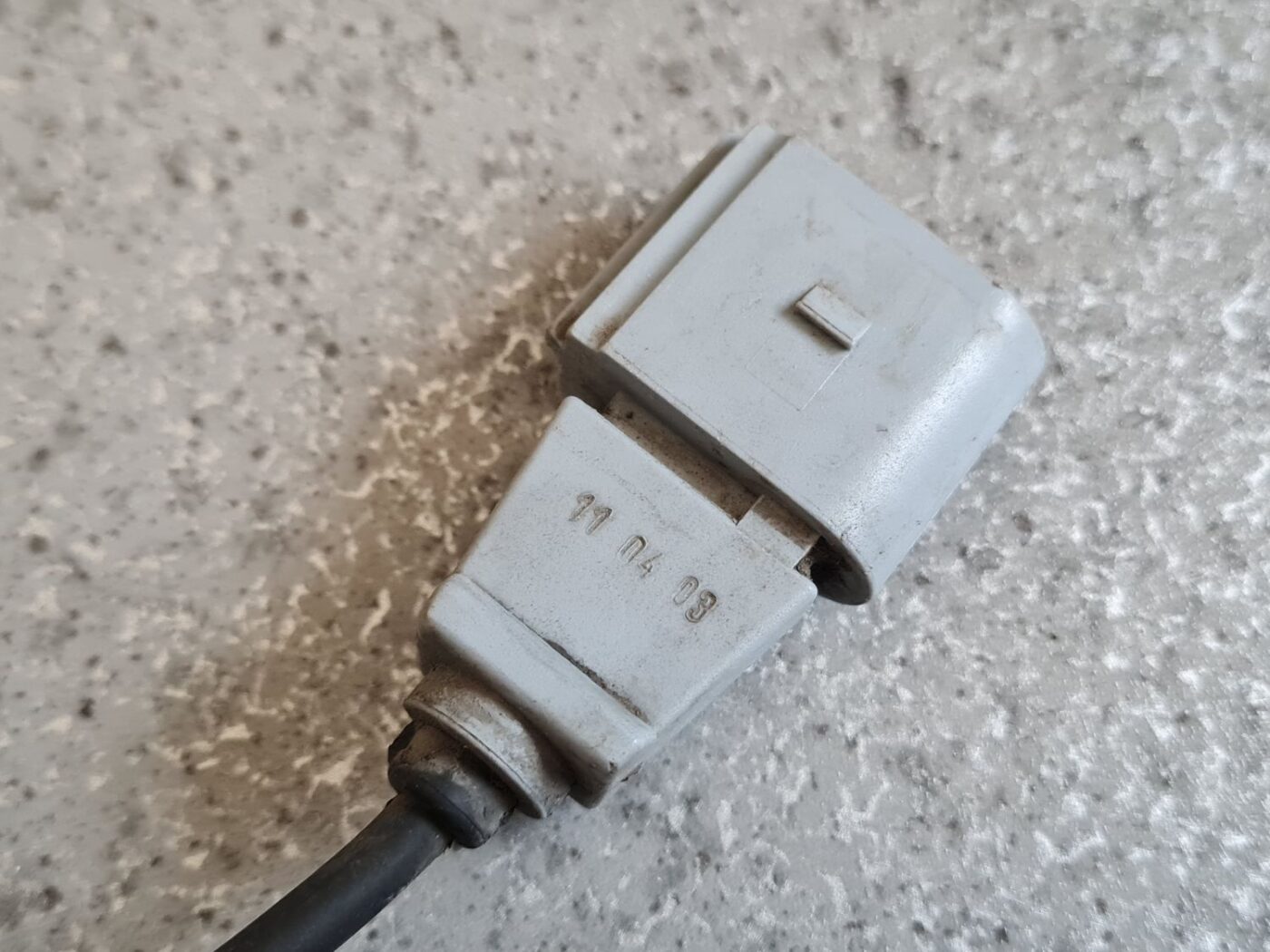 Kloķvārpstas devējs priekš VW GOLF 5 2006 4 Kloķvārpstas devējs priekš VW GOLF 5 2006