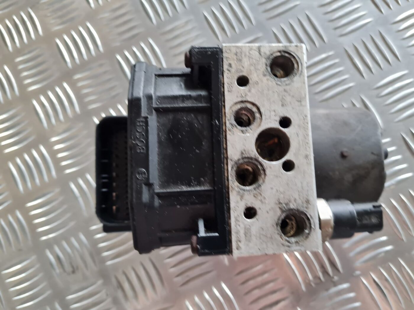 ABS bloks priekš VW PASSAT 2004 UNIVERSAL GREY 7 ABS bloks priekš VW PASSAT 2004 UNIVERSAL GREY