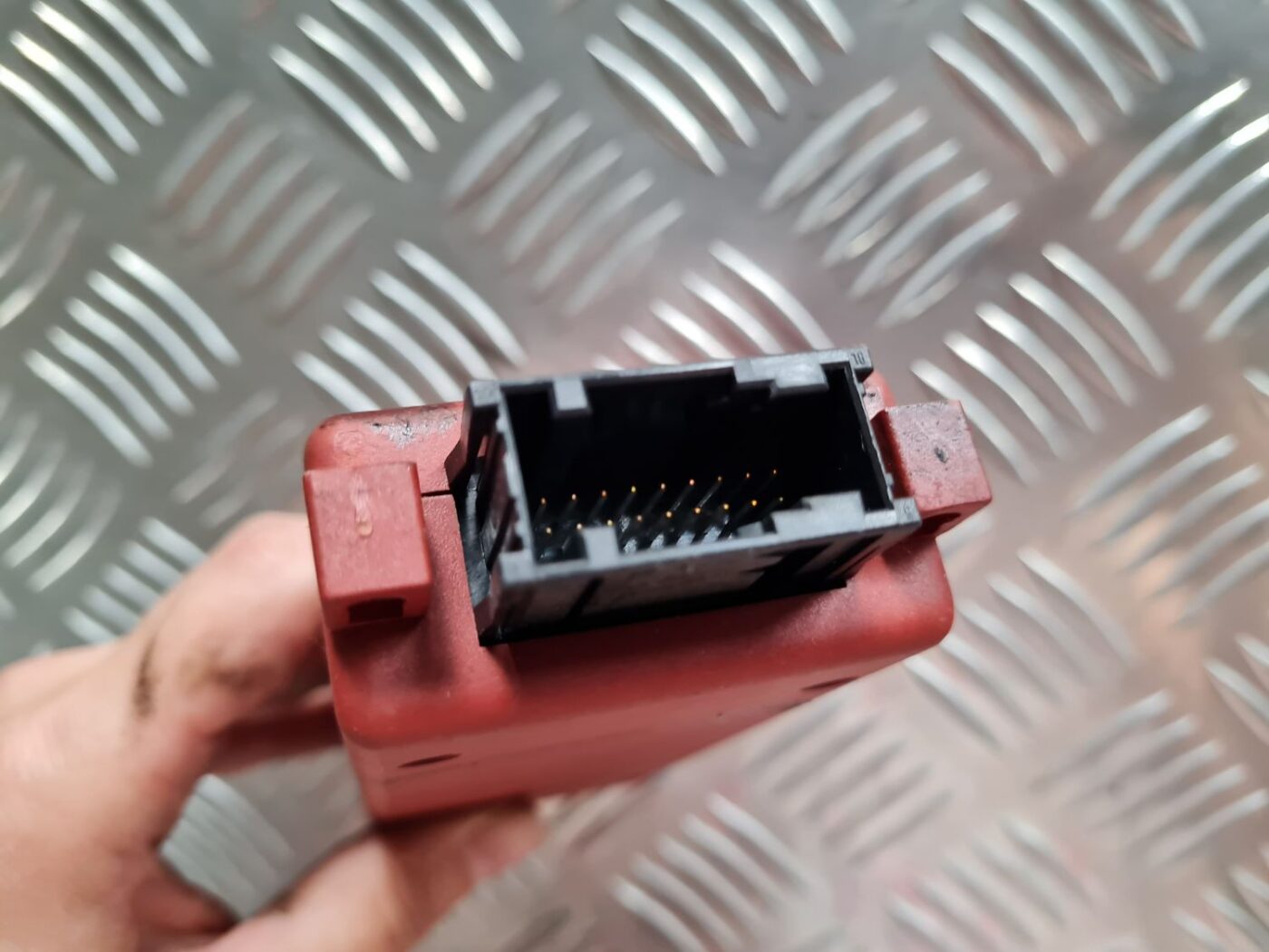 Tālruņa vadības bloks priekš VW PASSAT 2004 UNIVERSAL GREY 4 Tālruņa vadības bloks priekš VW PASSAT 2004 UNIVERSAL GREY