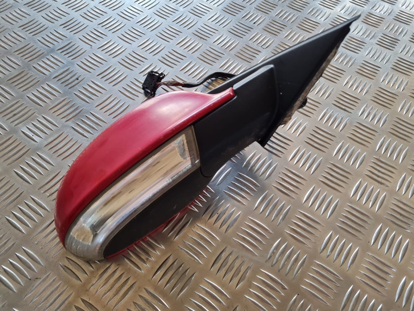 Ārējais spogulis, pa labi priekš VW PASSAT 2004 UNIVERSAL GREY 2 Ārējais spogulis, pa labi priekš VW PASSAT 2004 UNIVERSAL GREY