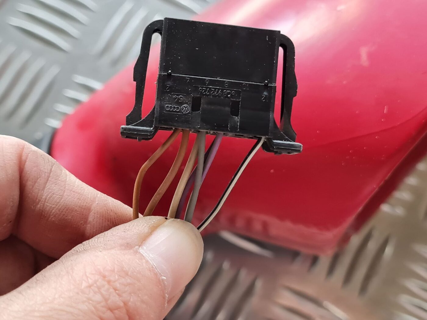 Ārējais spogulis, pa labi priekš VW PASSAT 2004 UNIVERSAL GREY 3 Ārējais spogulis, pa labi priekš VW PASSAT 2004 UNIVERSAL GREY