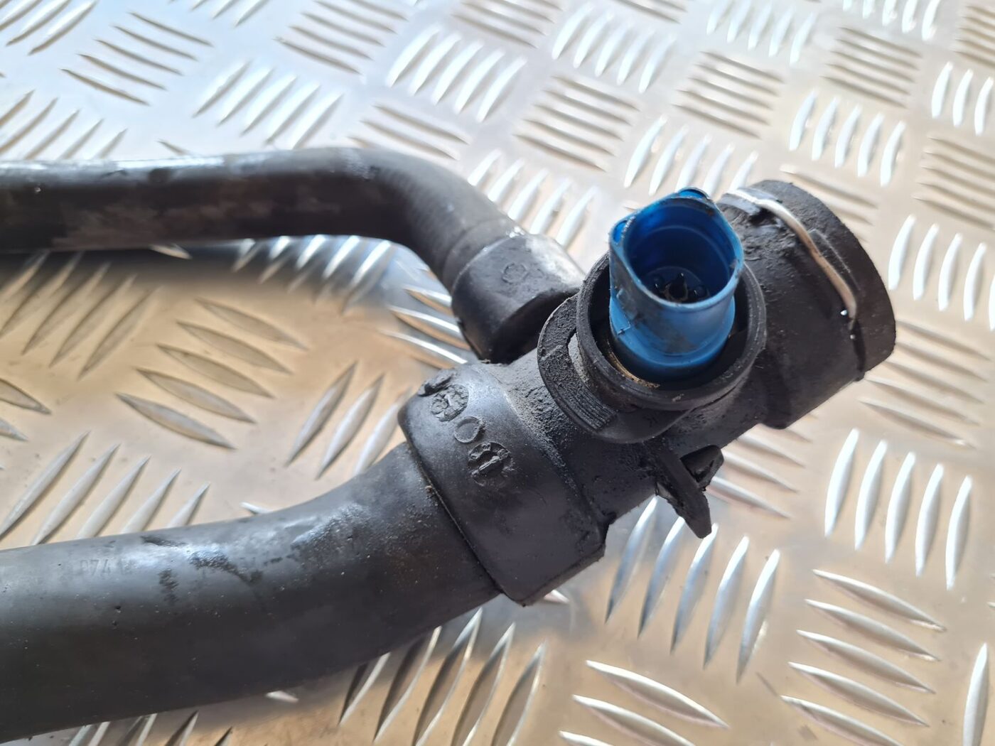 Dzesēšanas caurules priekš VW PASSAT 2004 UNIVERSAL GREY 2 Dzesēšanas caurules priekš VW PASSAT 2004 UNIVERSAL GREY