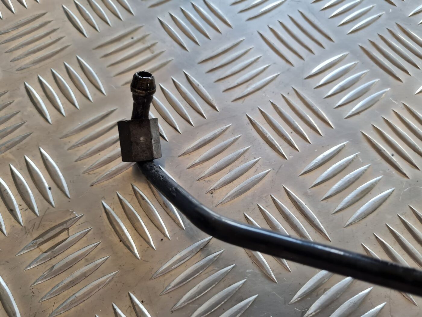 Turbīnas caurule priekš VW PASSAT 2004 UNIVERSAL GREY 3 Turbīnas caurule priekš VW PASSAT 2004 UNIVERSAL GREY