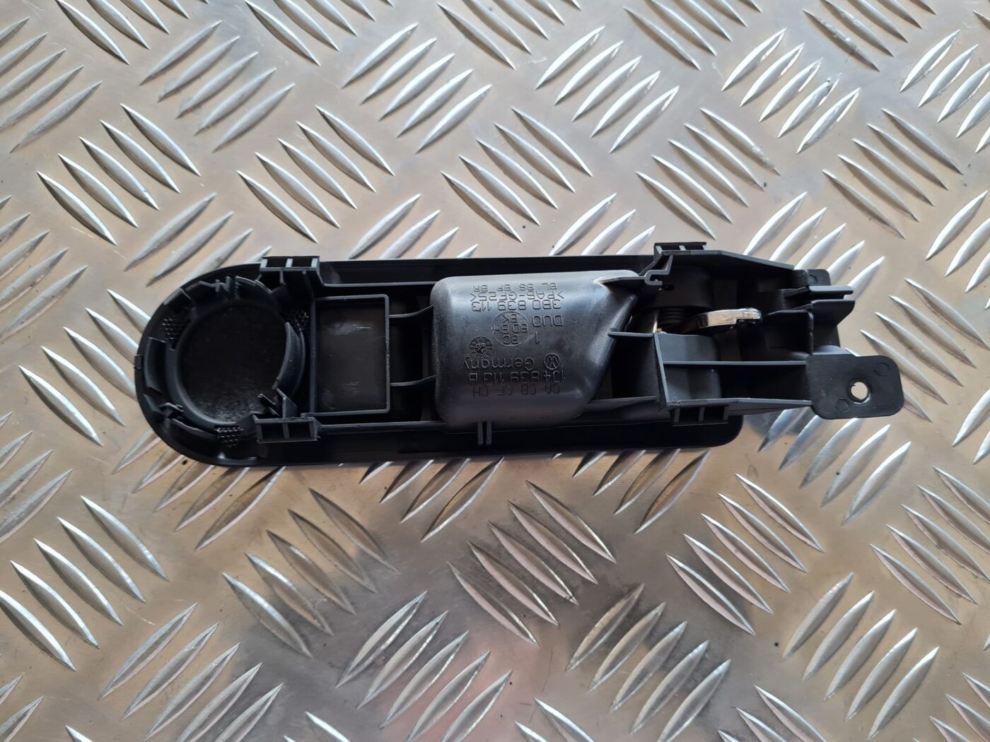 Salona durvju rokturis, aizmugures kreisais priekš VW PASSAT 2004 UNIVERSAL GREY 2 Salona durvju rokturis, aizmugures kreisais priekš VW PASSAT 2004 UNIVERSAL GREY