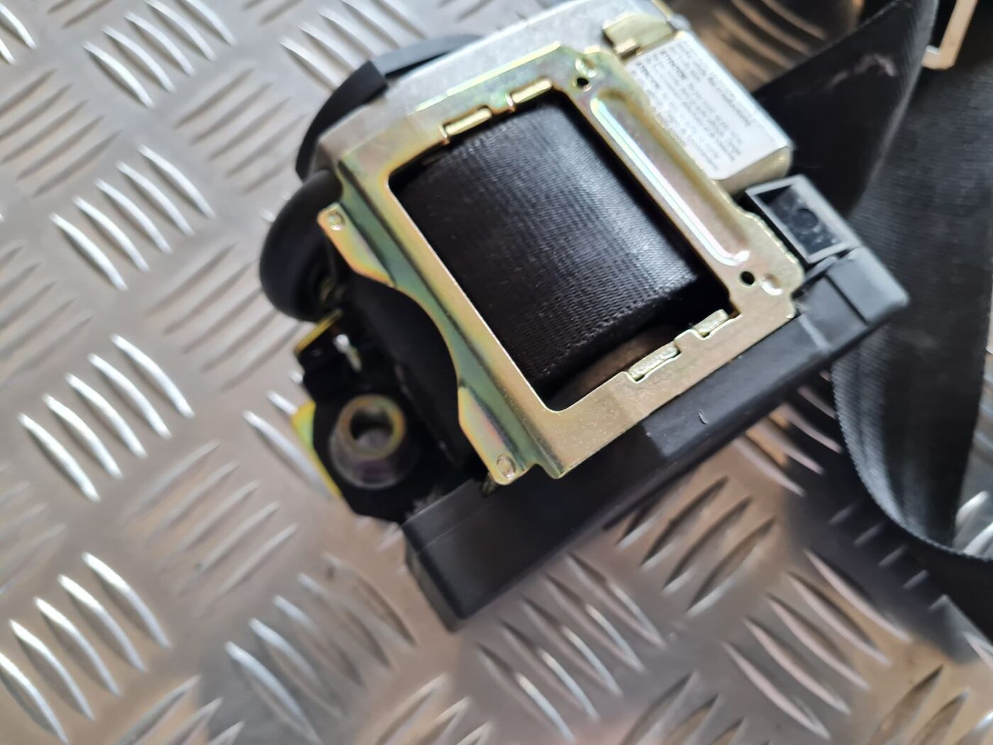 Priekšējā kreisā drošības josta priekš VW PASSAT 2004 UNIVERSAL GREY 4 Priekšējā kreisā drošības josta priekš VW PASSAT 2004 UNIVERSAL GREY