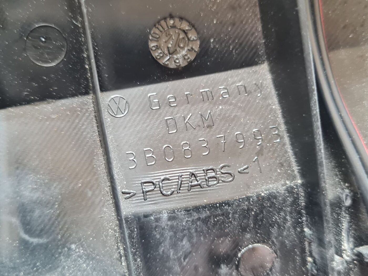 Durvju spoguļa apdares uzlika salonā (ar skaļruni) priekš VW PASSAT 2004 UNIVERSAL GREY 4 Durvju spoguļa apdares uzlika salonā (ar skaļruni) priekš VW PASSAT 2004 UNIVERSAL GREY