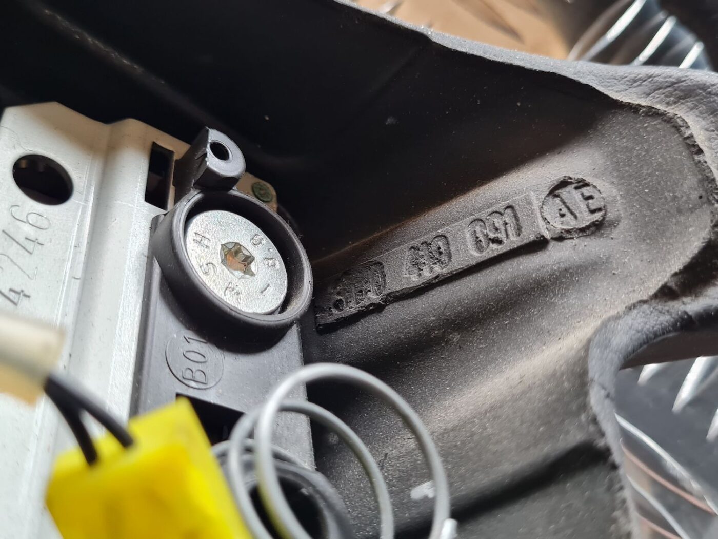 Stūre priekš VW PASSAT 2004 UNIVERSAL GREY 4 Stūre priekš VW PASSAT 2004 UNIVERSAL GREY