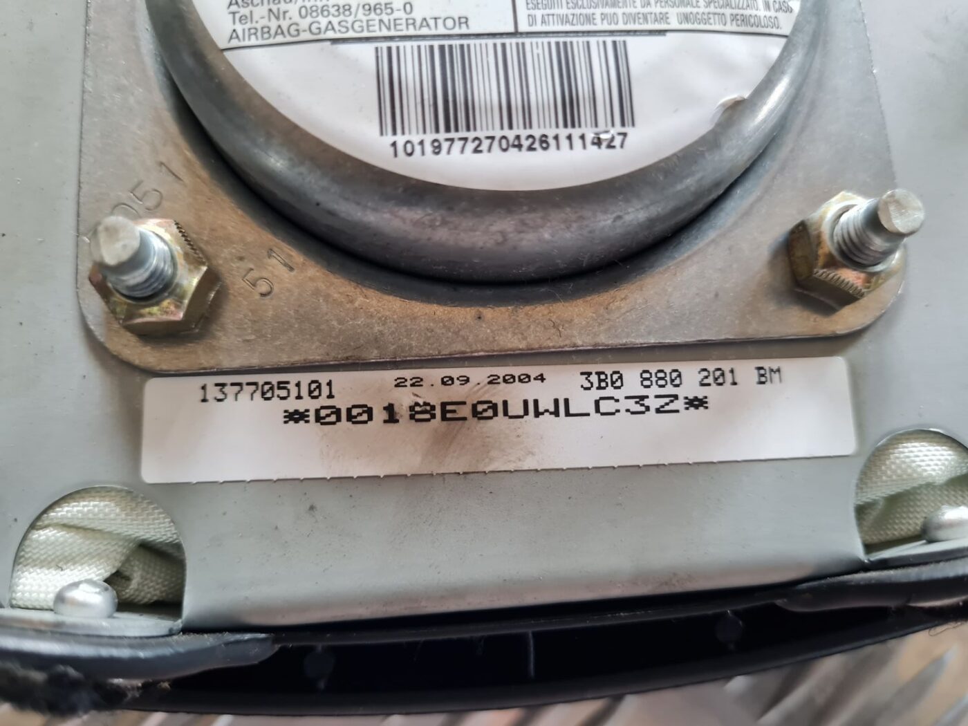 Stūres drošības spilvens priekš VW PASSAT 2004 UNIVERSAL GREY 3 Stūres drošības spilvens priekš VW PASSAT 2004 UNIVERSAL GREY