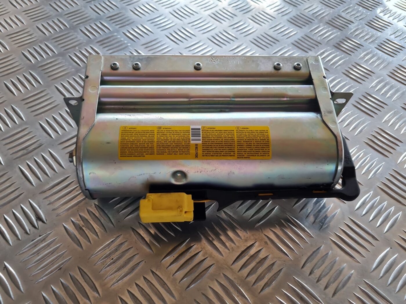 Mērinstrumentu paneļa drošības spilvens priekš VW PASSAT 2004 UNIVERSAL GREY 4 Mērinstrumentu paneļa drošības spilvens priekš VW PASSAT 2004 UNIVERSAL GREY