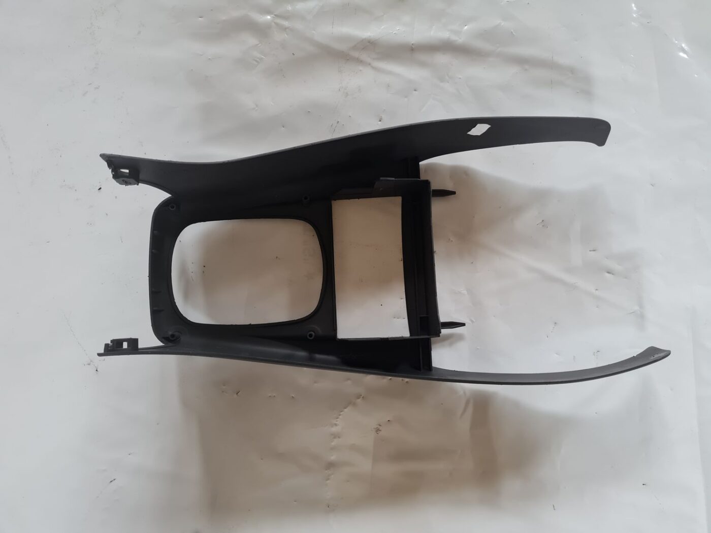 Centrālās konsoles (apdares) vidēja daļa priekš VW PASSAT 2004 UNIVERSAL GREY 4 Centrālās konsoles (apdares) vidēja daļa priekš VW PASSAT 2004 UNIVERSAL GREY