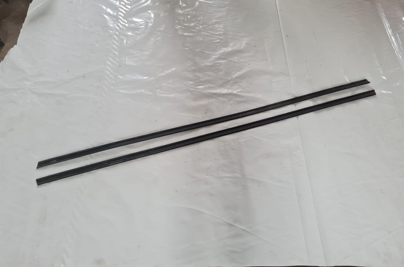 Jumta moldings priekš VW PASSAT 2004 UNIVERSAL GREY 8 Jumta moldings priekš VW PASSAT 2004 UNIVERSAL GREY