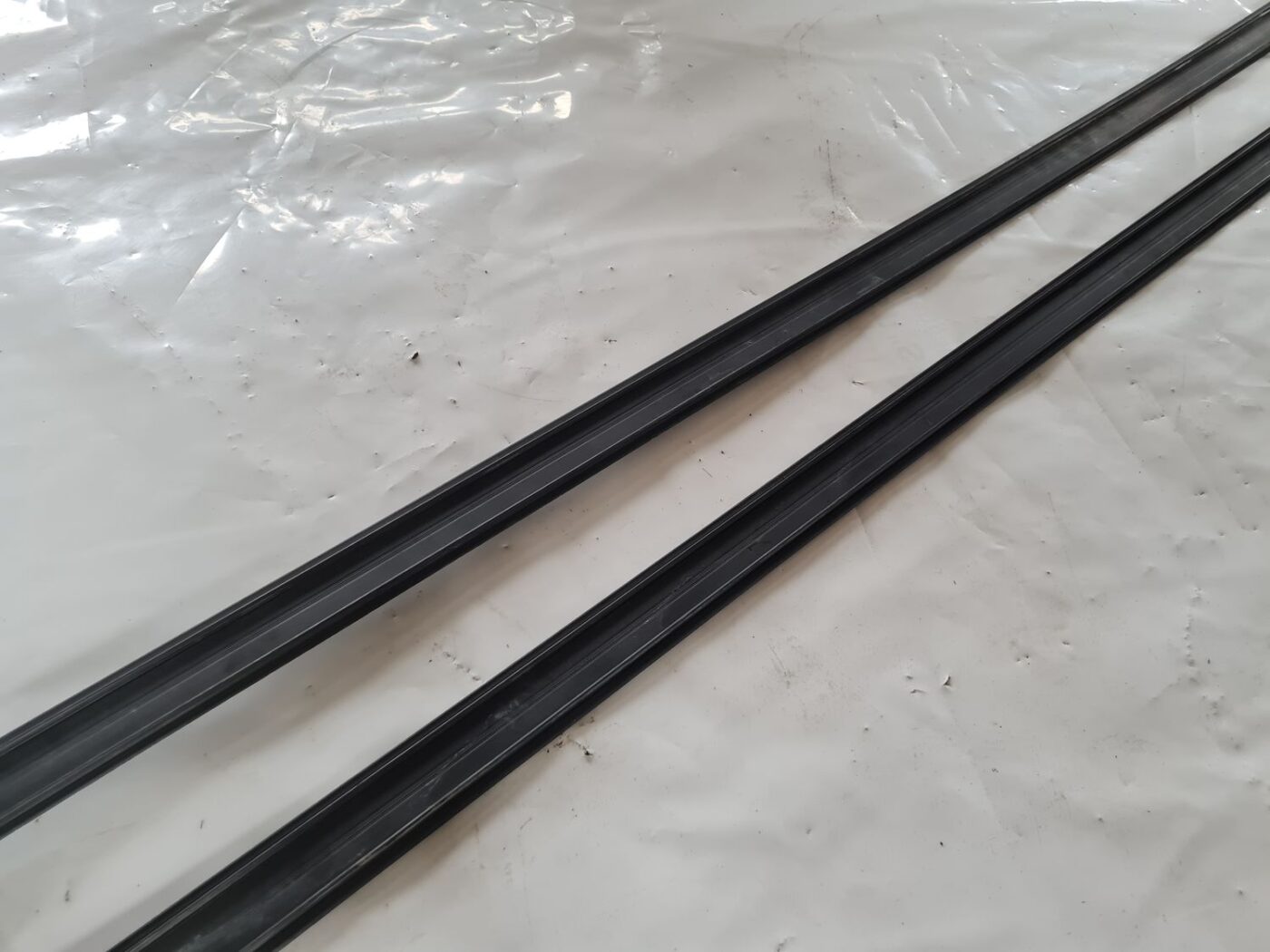 Jumta moldings priekš VW PASSAT 2004 UNIVERSAL GREY 6 Jumta moldings priekš VW PASSAT 2004 UNIVERSAL GREY