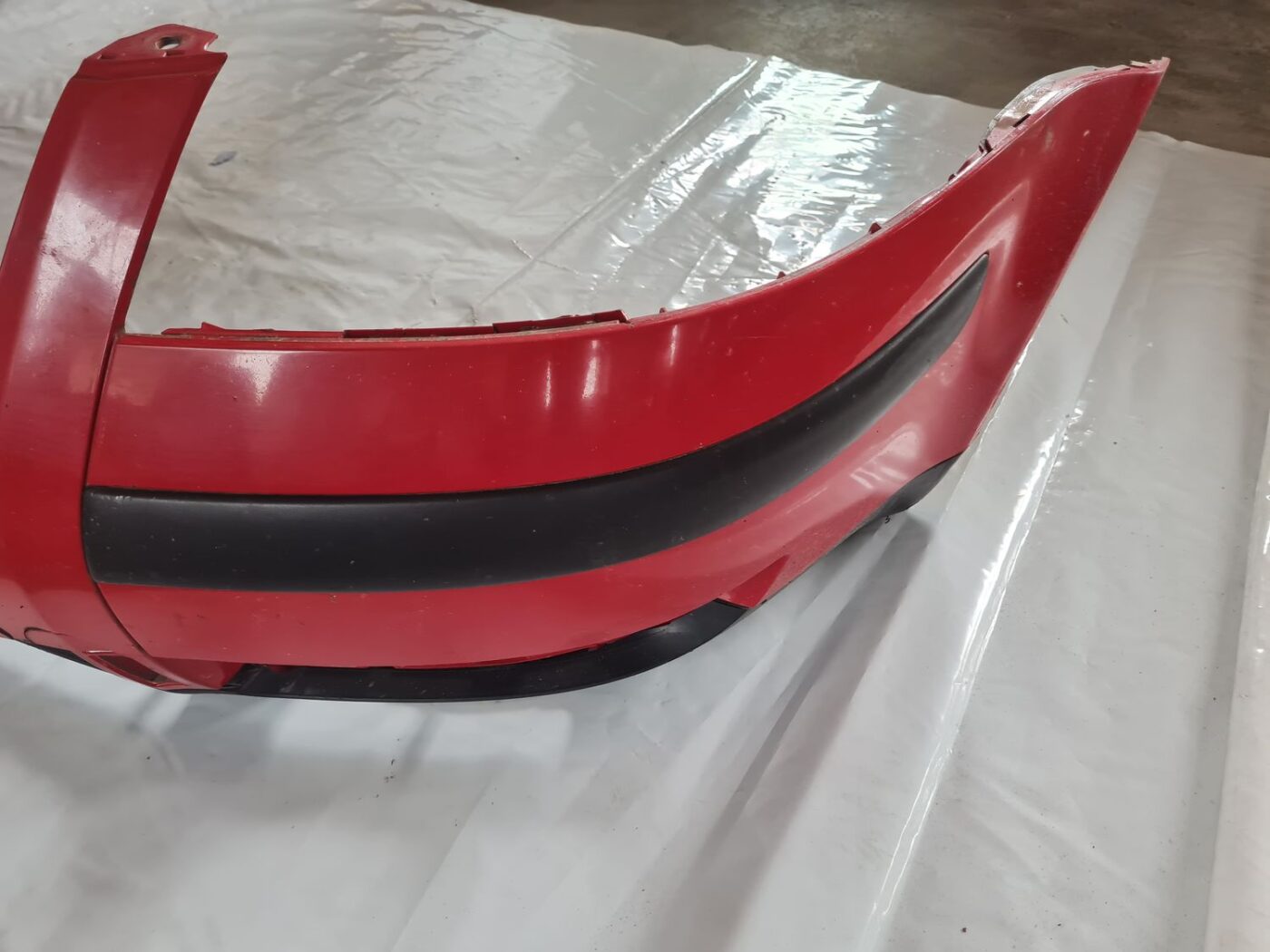 Priekšējais buferis priekš VW PASSAT 2004 UNIVERSAL GREY 2 Priekšējais buferis priekš VW PASSAT 2004 UNIVERSAL GREY