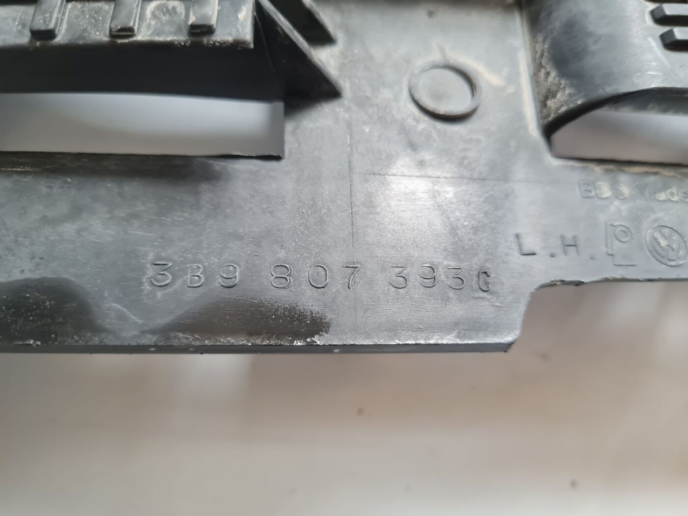 Aizmugurēja bufera kronšteins priekš VW PASSAT 2004 UNIVERSAL GREY 3 Aizmugurēja bufera kronšteins priekš VW PASSAT 2004 UNIVERSAL GREY