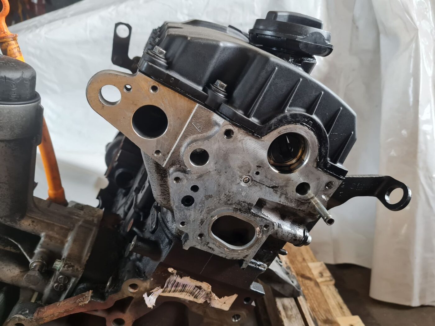 Dzinējs priekš VW PASSAT 2004 UNIVERSAL GREY 14 Dzinējs priekš VW PASSAT 2004 UNIVERSAL GREY