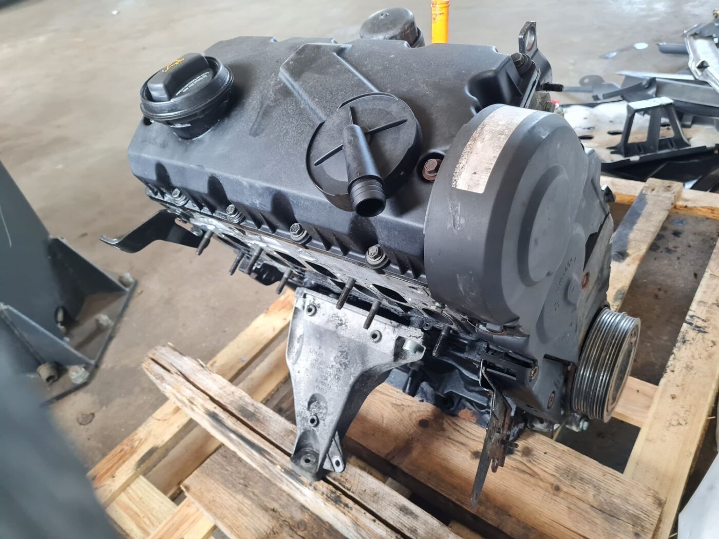 Dzinējs priekš VW PASSAT 2004 UNIVERSAL GREY 3 Dzinējs priekš VW PASSAT 2004 UNIVERSAL GREY