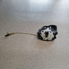 Priekšējo kreiso durvju slēdzene priekš BMW 1 E87 2007 GRAPHITE