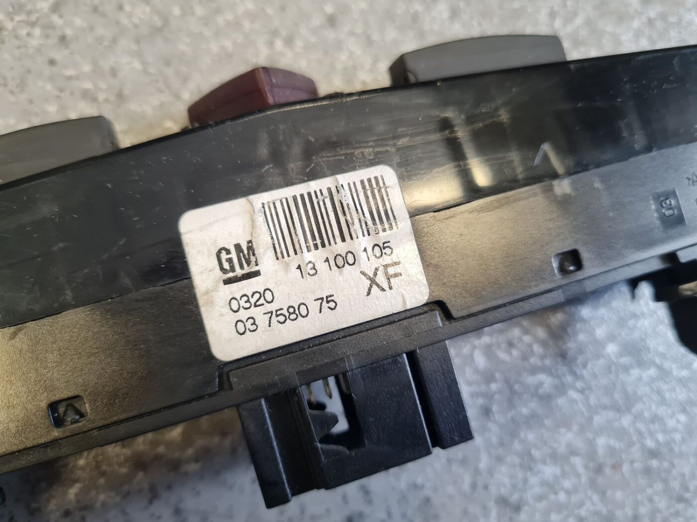 Mērinstrumentu paneļa pārslēgšanas pogas priekš OPEL ASTRA H 2006 4 Mērinstrumentu paneļa pārslēgšanas pogas priekš OPEL ASTRA H 2006