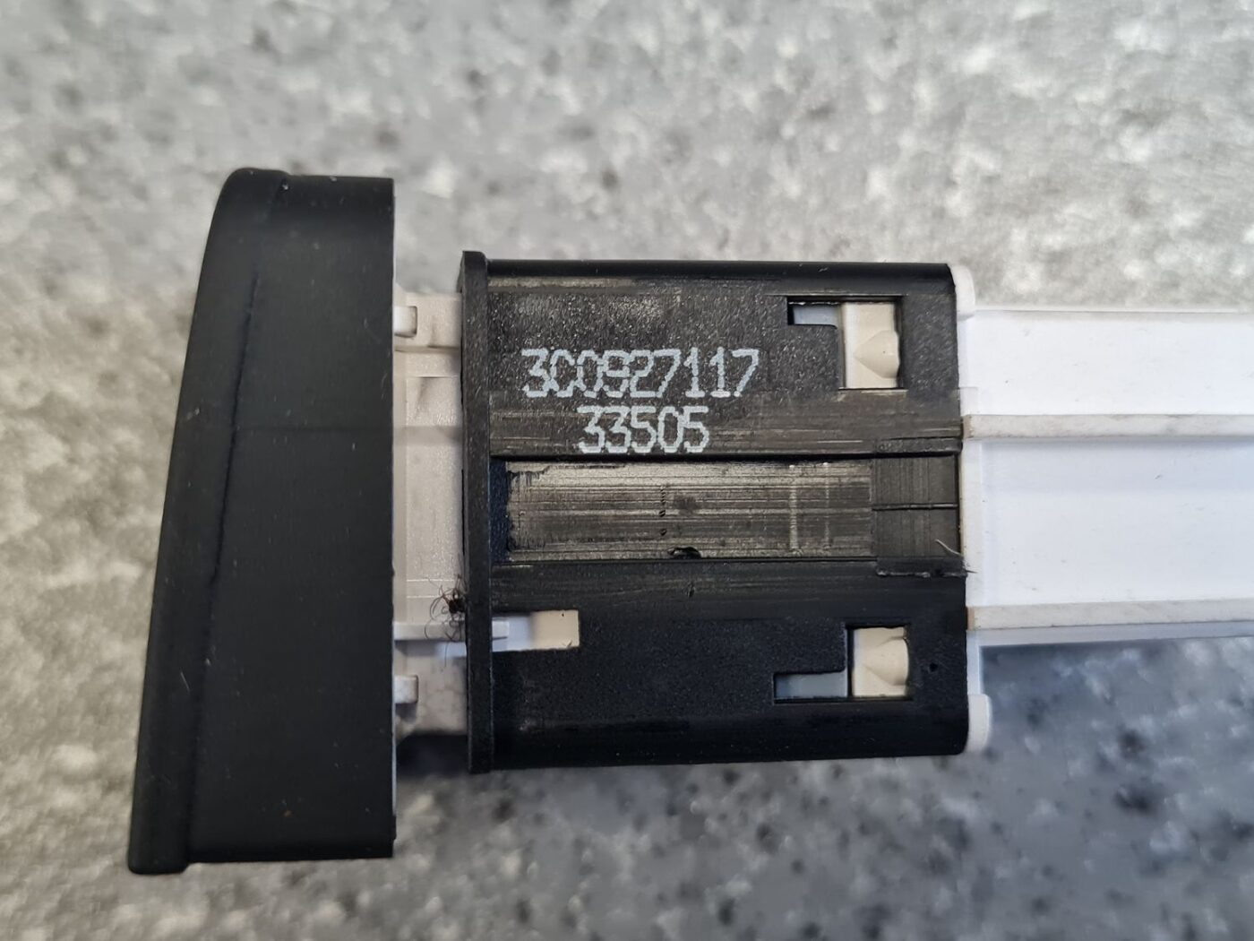 ESP poga priekš VW PASSAT B6 2006 ANGL. UNIVERSAL 3 ESP poga priekš VW PASSAT B6 2006 ANGL. UNIVERSAL