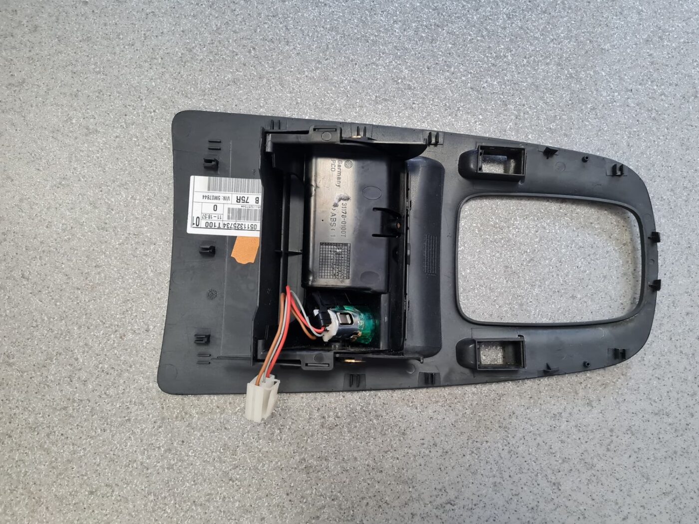 Pelnu trauks priekš FORD GALAXY 2005 5 Pelnu trauks priekš FORD GALAXY 2005