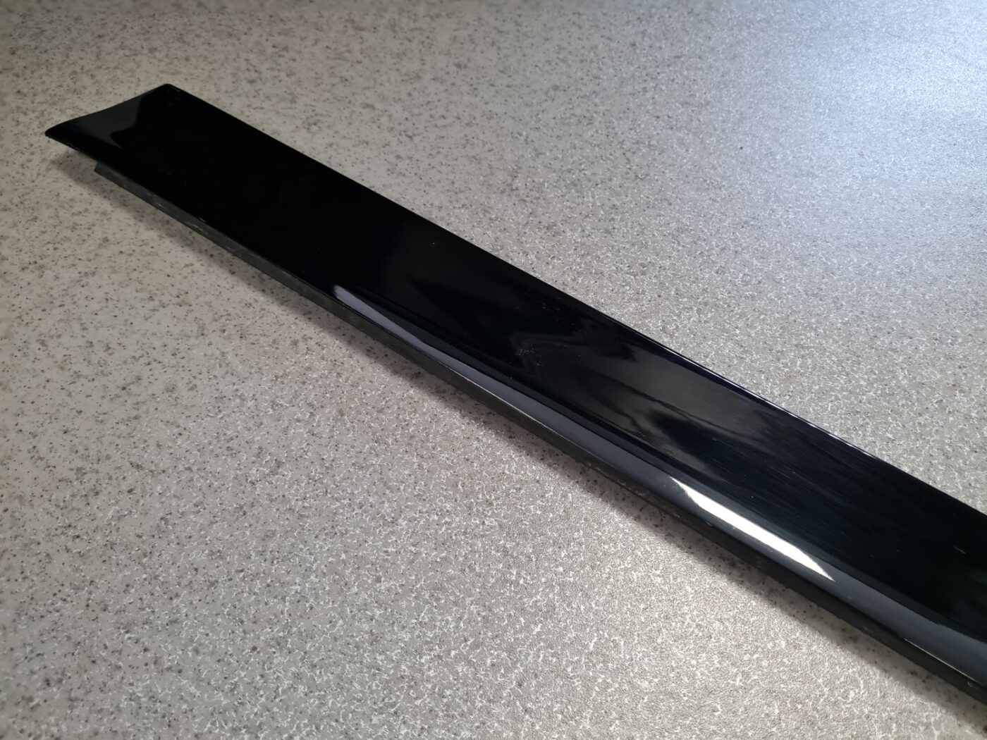 Priekšējo labo durvju moldings priekš AUDI A4 2008 AVANT 10 Priekšējo labo durvju moldings priekš AUDI A4 2008 AVANT