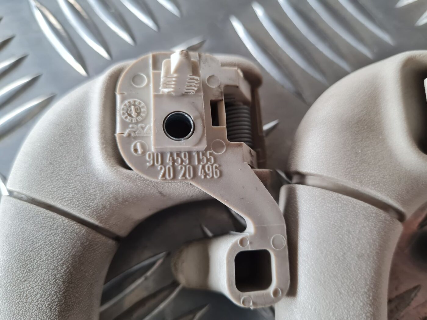 Salona rokturis griestos priekš SAAB 9-5 1999 5 Salona rokturis griestos priekš SAAB 9-5 1999